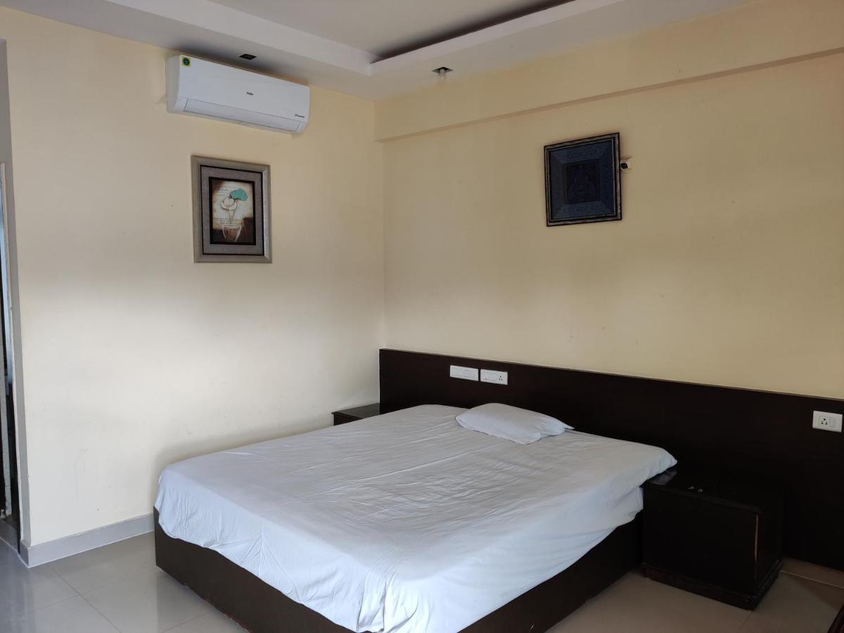 Fernandes Complex Hotel Bangalore Ngoại thất bức ảnh