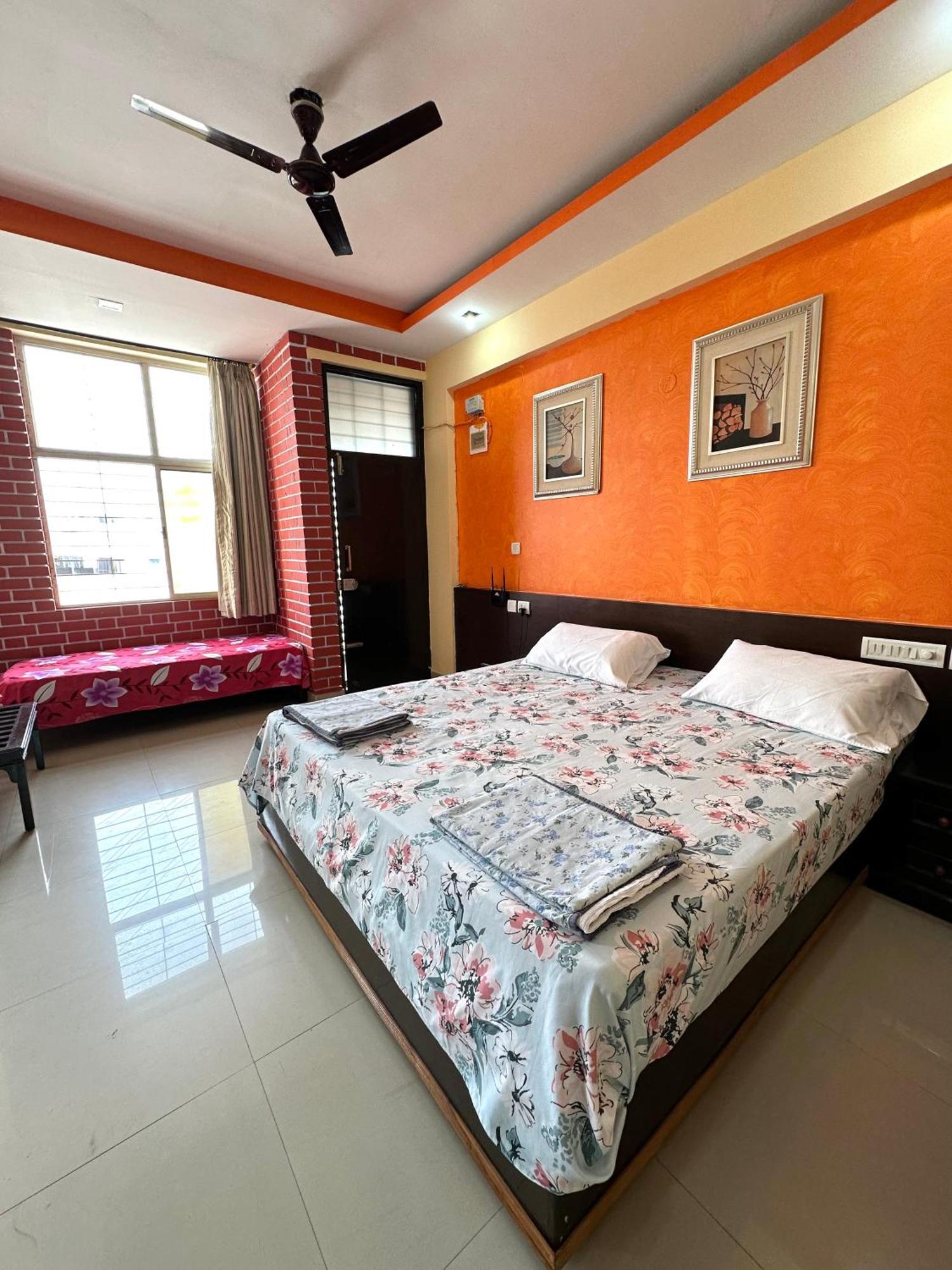 Fernandes Complex Hotel Bangalore Ngoại thất bức ảnh